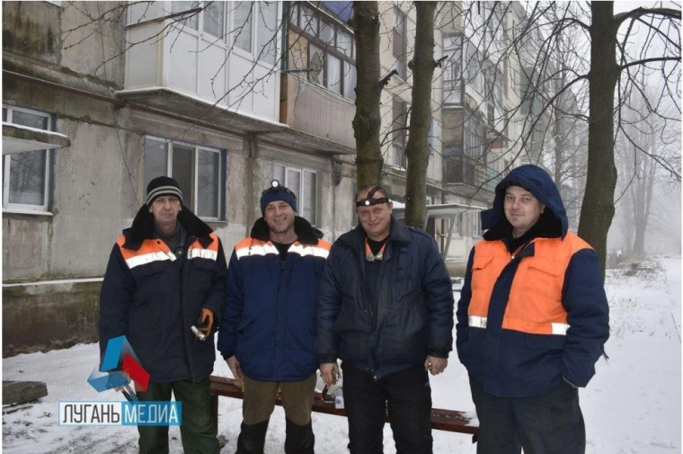 Калужские коммунальщики продолжают аварийно-восстановительные работы в Луганской Народной Республике. Калужские коммунальщики продолжают аварийно-восстановительные работы в Луганской Народной Республике.